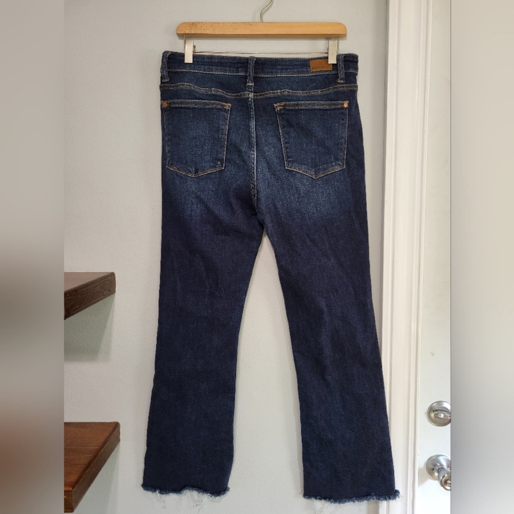 Judy Blue Size 13/31 Whiskered Dark Wash Bootcut Jeans~Frayed Hem~like New! - Picture 5 of 13